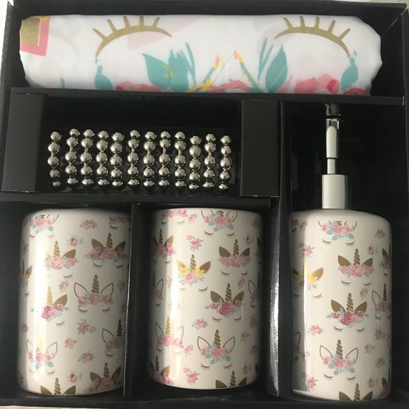 bebe Other - Bebe 16piece bath set